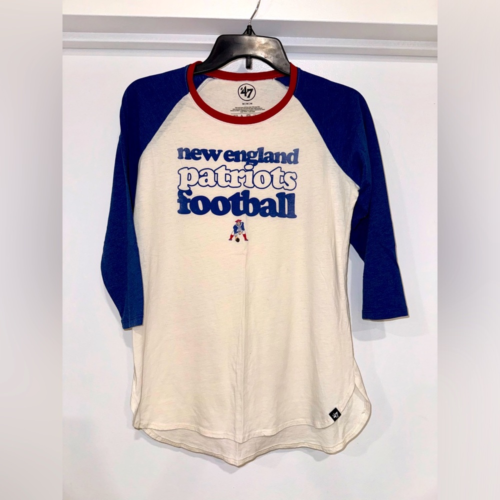 New England Patriots Raglan Tee by ’47 Brand - Size Medium